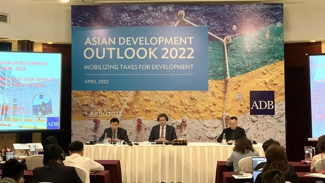 2022年越南经济发展情况和亚洲发展展望报告发布会。（图片来源：VGP）