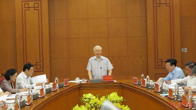 阮富仲总书记主持会议。（图片来源：人民报网）