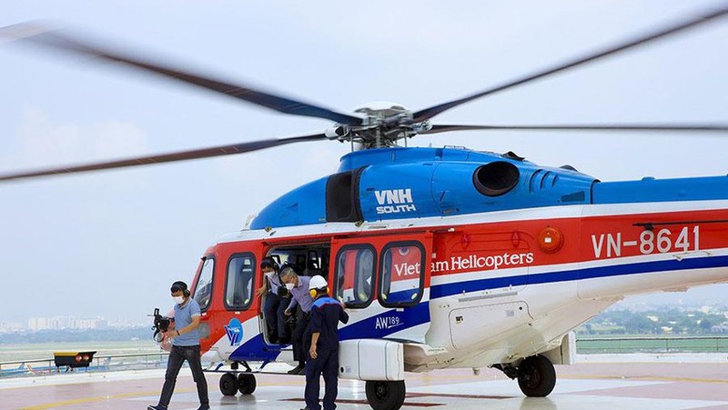 坐直升机观赏城市美景——体验胡志明市的全新旅游线路。（图片来源：法律报）