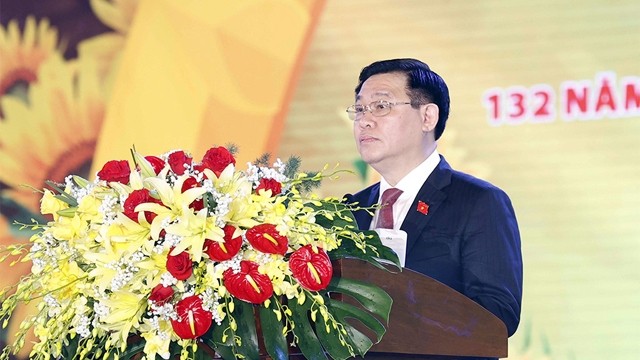 国会主席王廷惠在庆典上讲话。