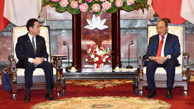 越南国家主席阮春福会见日本首相岸田文雄。