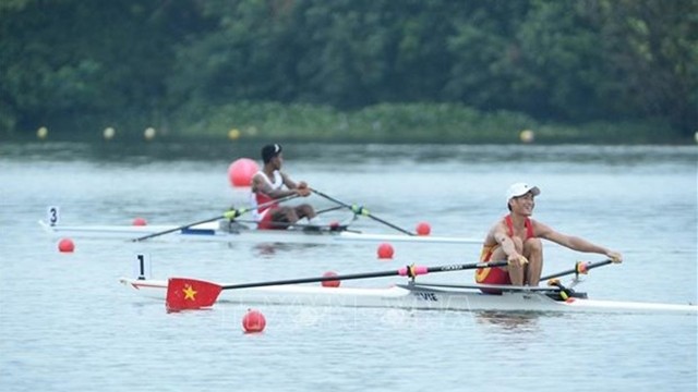 越南队在赛艇5个赛项中获得第一名。