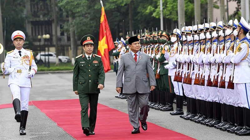 印尼国防部长普拉博沃·苏比安托对越南进行正式访问。（图片来源：越南人民军队报）