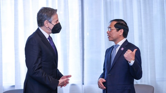 越南外交部长裴青山在华盛顿会见美国国务卿安东尼·布林肯。