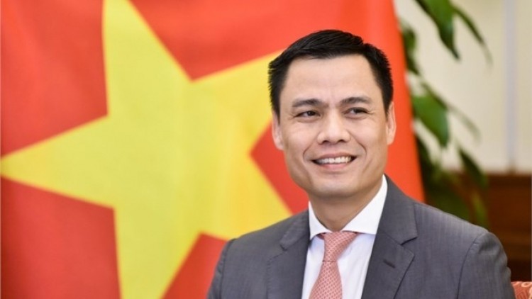 越南驻联合国代表团团长邓黄江大使。