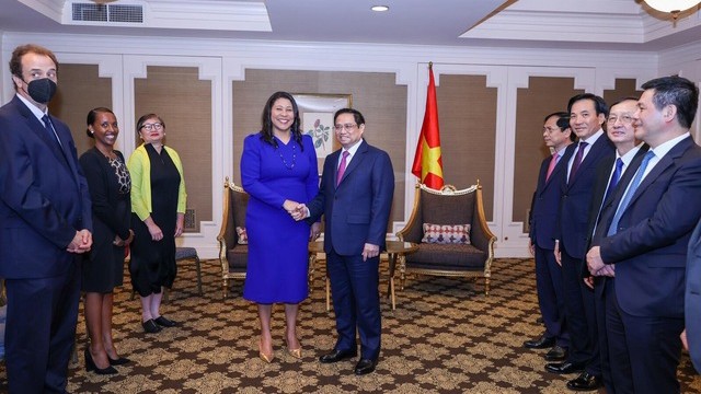 越南政府总理范明正会见旧金山市长布赖德。（图片来源：VGP）