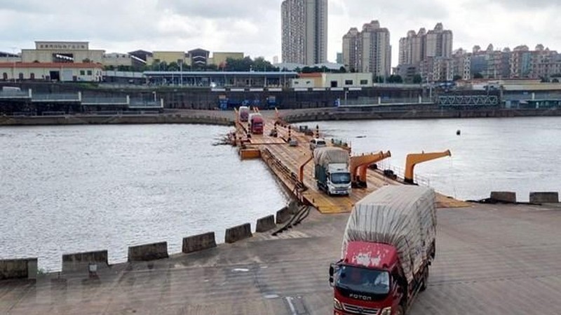 广宁省海安Km3+4临塔浮桥通道正式重新通关。