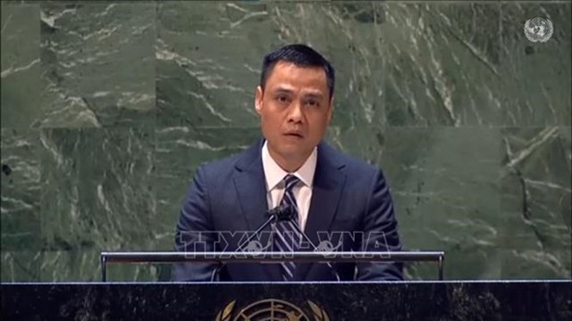 越南驻联合国代表团团长邓黄江。