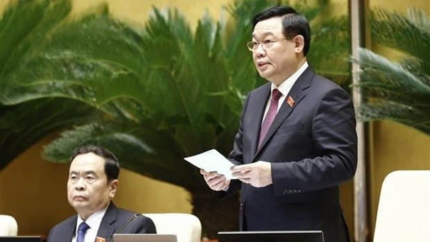 国会主席王廷惠发表总结讲话。（图片来源：越通社）